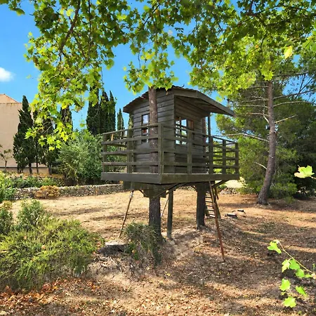2 Bedroom Gorgeous In Holiday home Feuilla